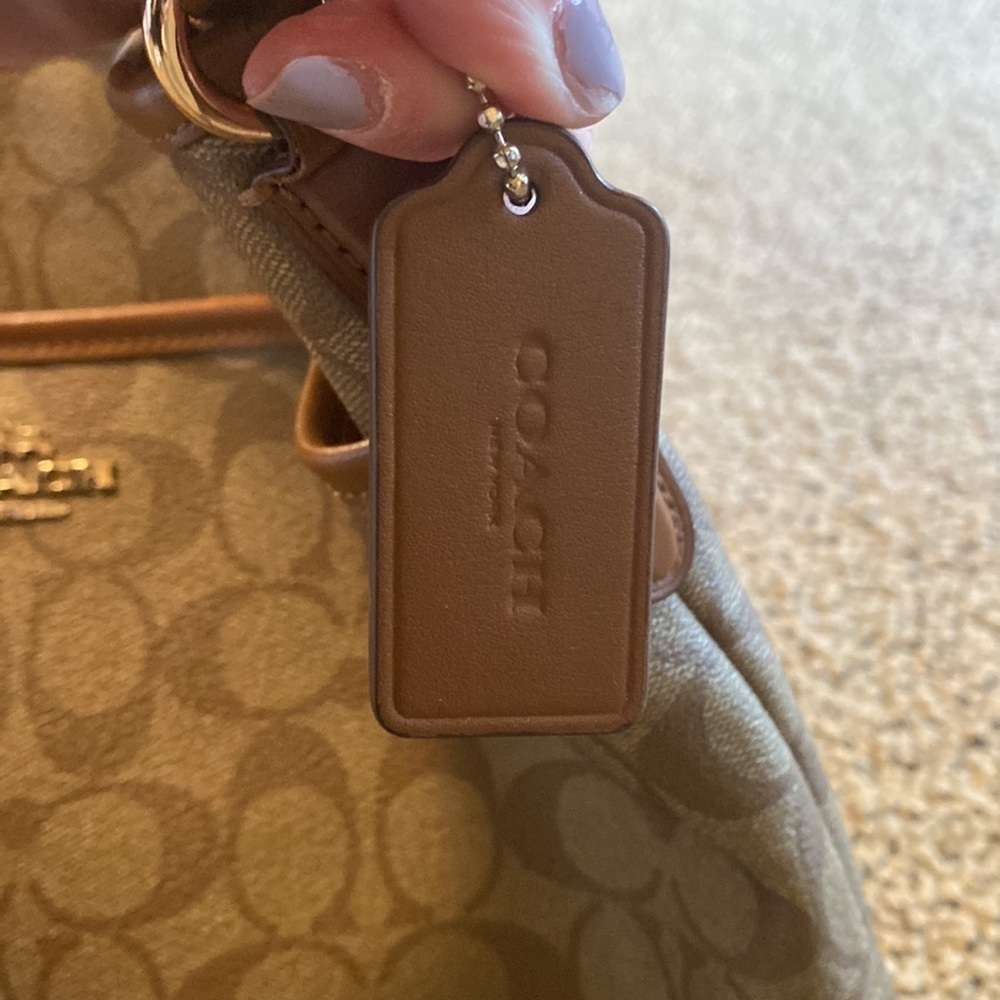 Coach Crossbody Bag w/ Gold Hardware, Zipper Closure & Pockets - Picture 8 of 11